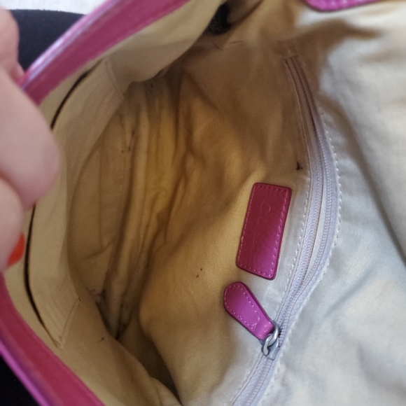 COLE HAAN FLAP PATENT RASPBERRY CROSSBODY / MESSENGER - Picture 6 of 15